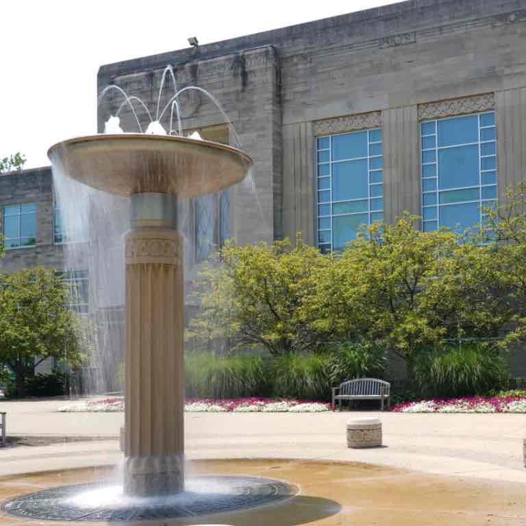 Simon Building exterior with fountain.